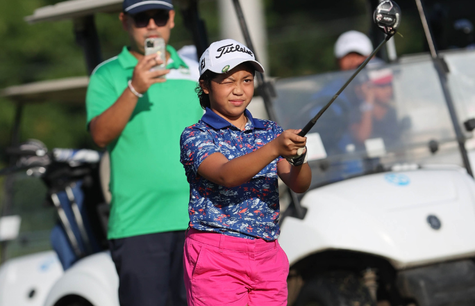 Mendoza’s magical backnine rocks JPGT South Pacific opener