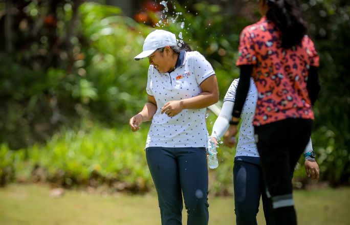 Sarines blitzes JPGTJohn Hay field; Padilla delivers