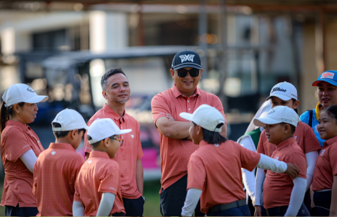 North staves off South fightback, takes 7-5 Foursomes win